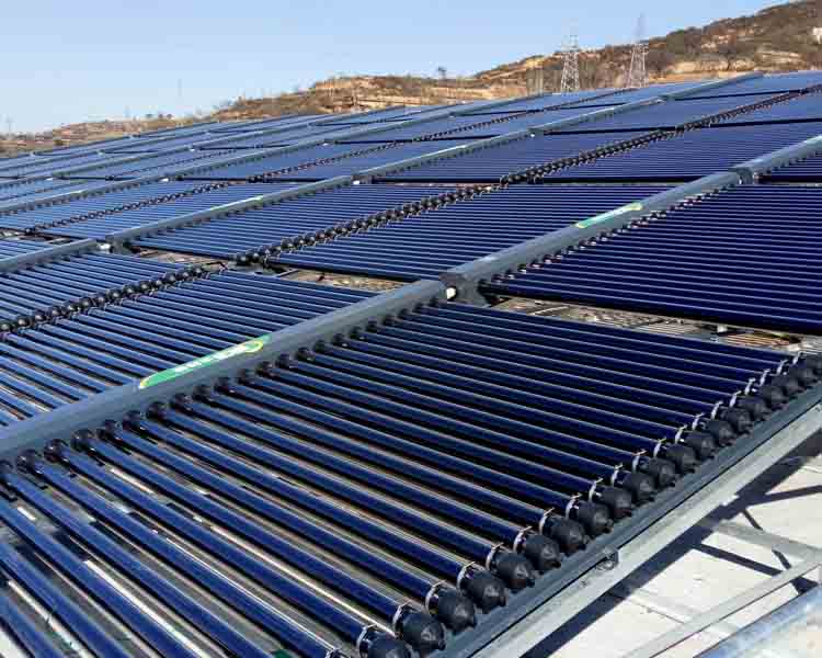 山西蔚蓝梦环保科技公司分析太阳能热水工程的设备有哪些？